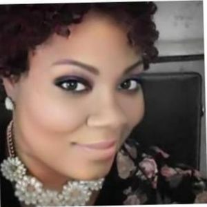 Meet your Posher, Joelle